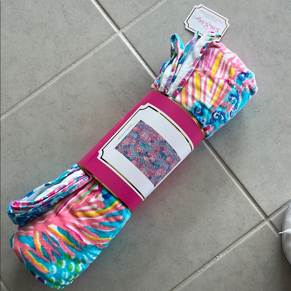 Lilly Pulitzer Vibrant Beach Towel - New!